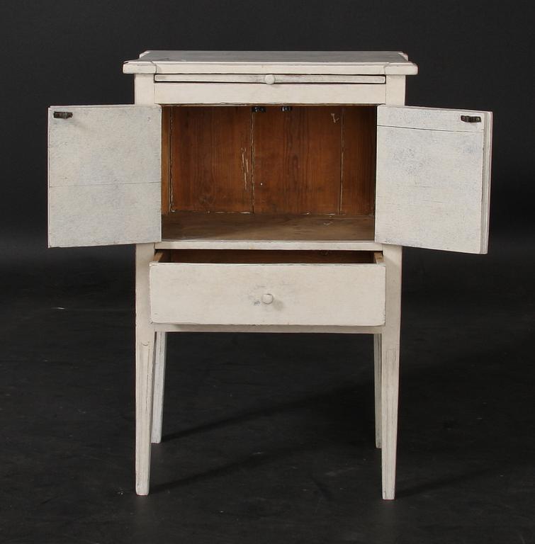 POTTSKÅP, gustavianskt, 1800-talets början.