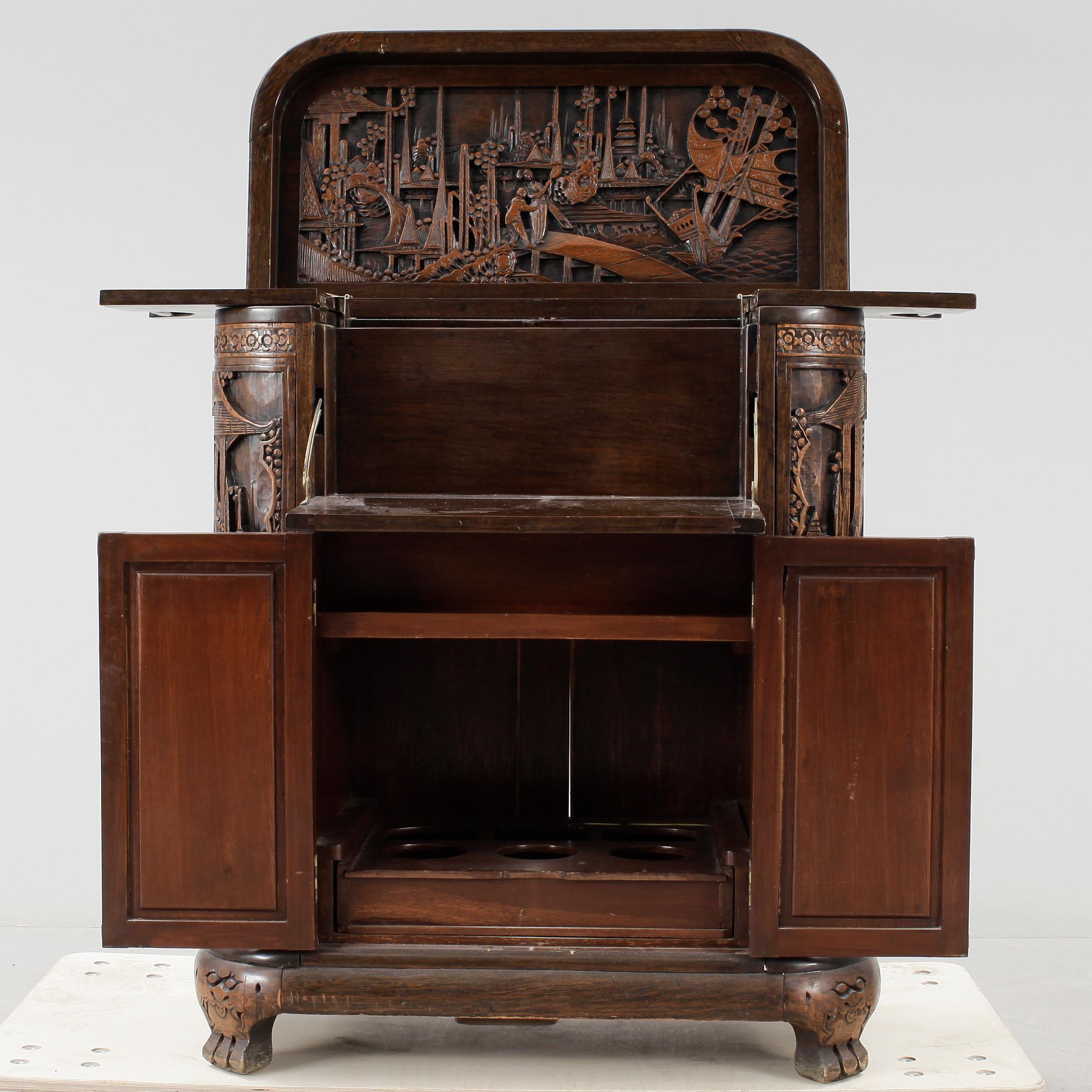 BARSKÅP, Kina, brickmärkt South China & Co, 1900-talets andra hälft.