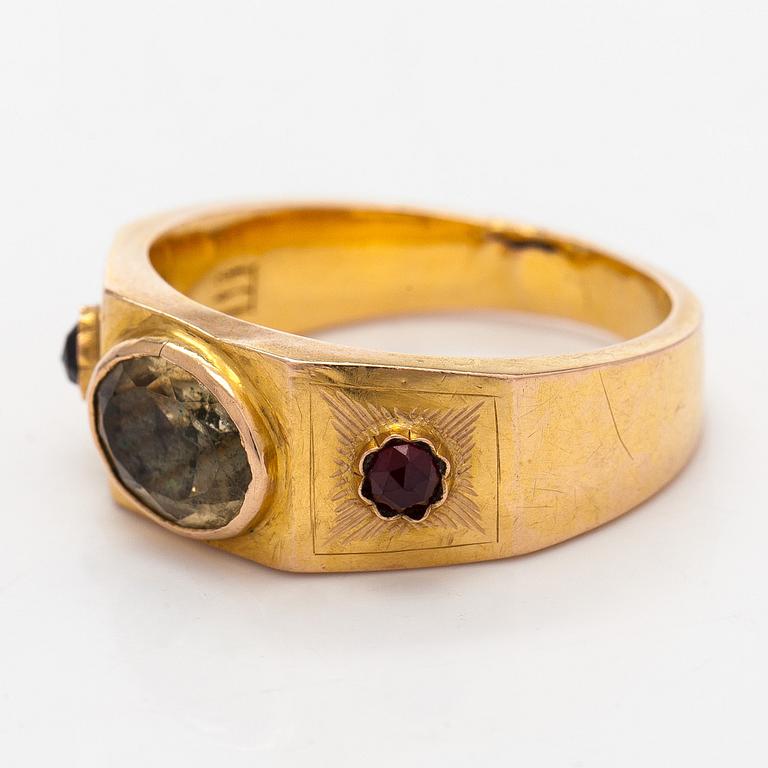 Ring, 18K guld, citrin, granater, Bertil Gottfried Wikström, Nystad, 1876.