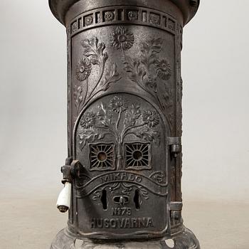 Kamin No 79 "Mikado" of cast iron, Husqvarna early 20th century.