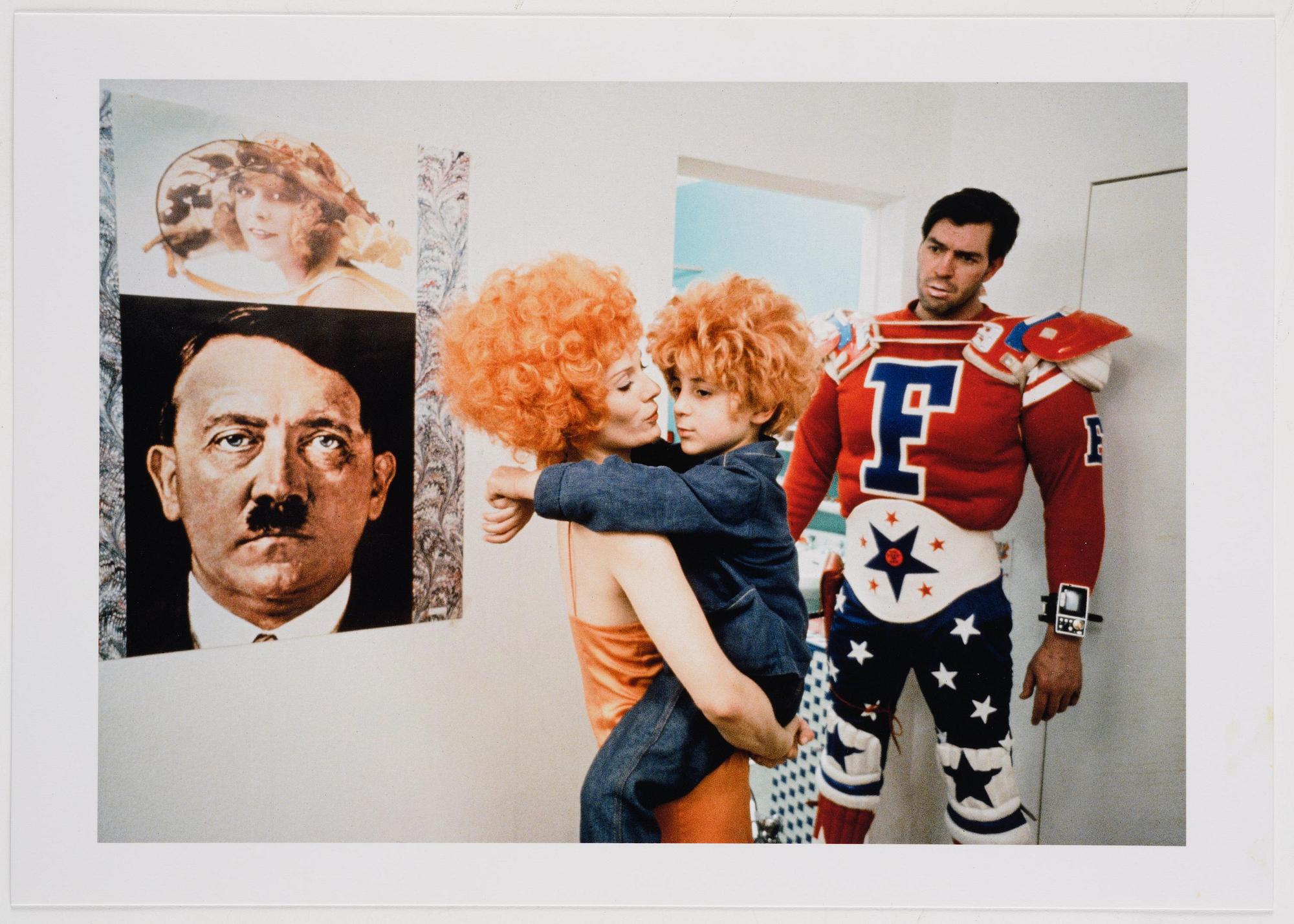 William Klein, ”Mister Freedom koffert - full set edition”, 2020.