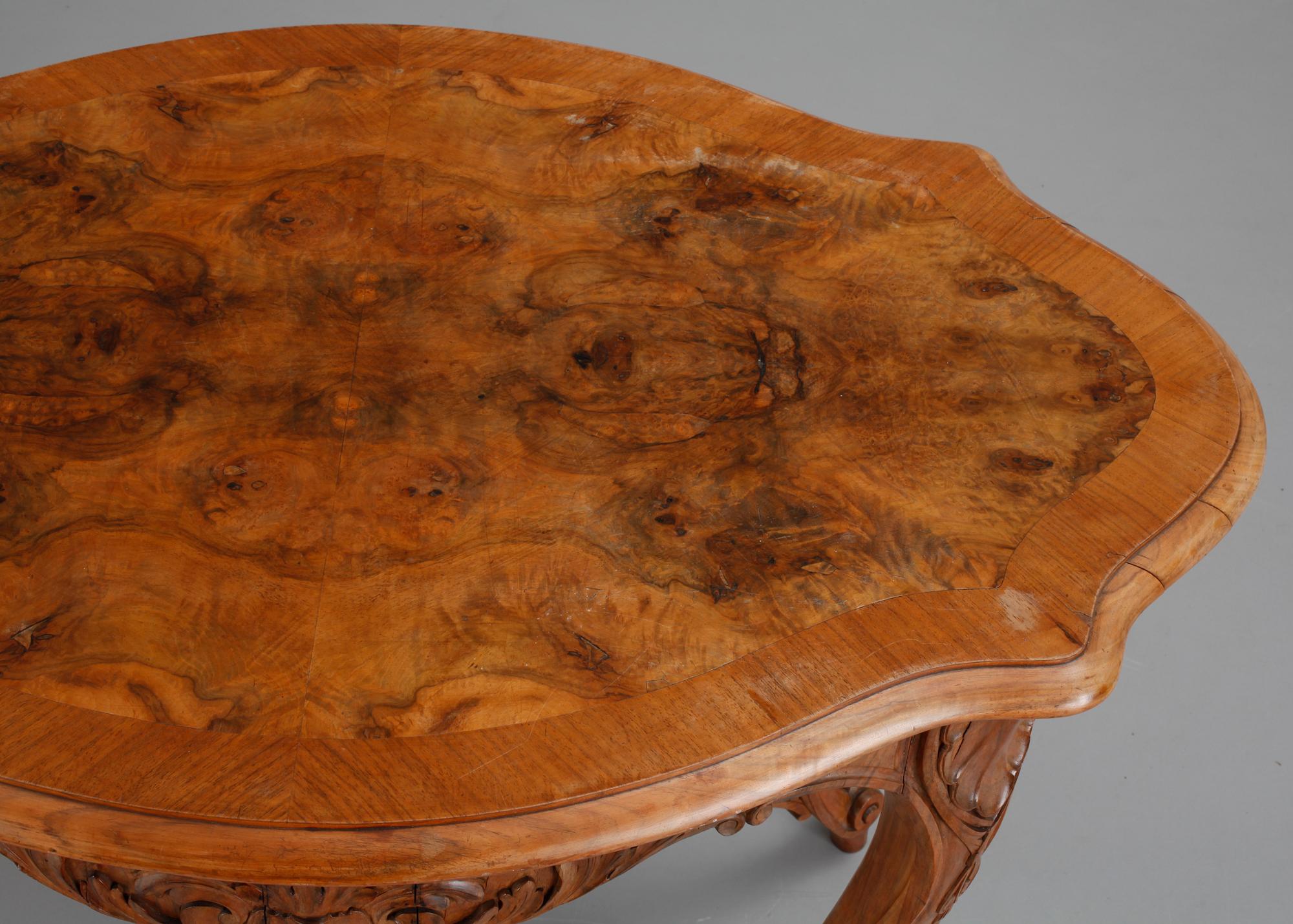 BORD, rokokostil, 1900-talets första hälft.