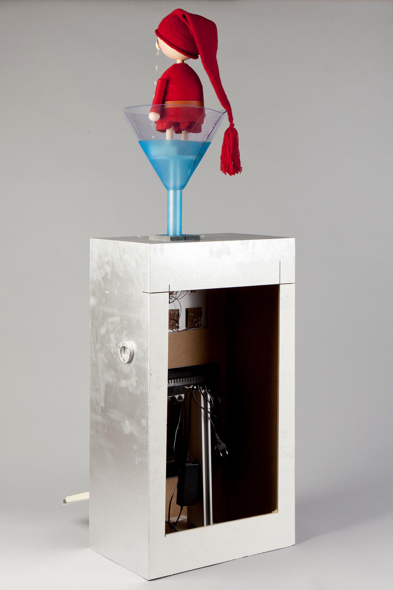 VATTENMASKIN MED NISSE DEPP, NK 2014, JoAnn Tan Studio.