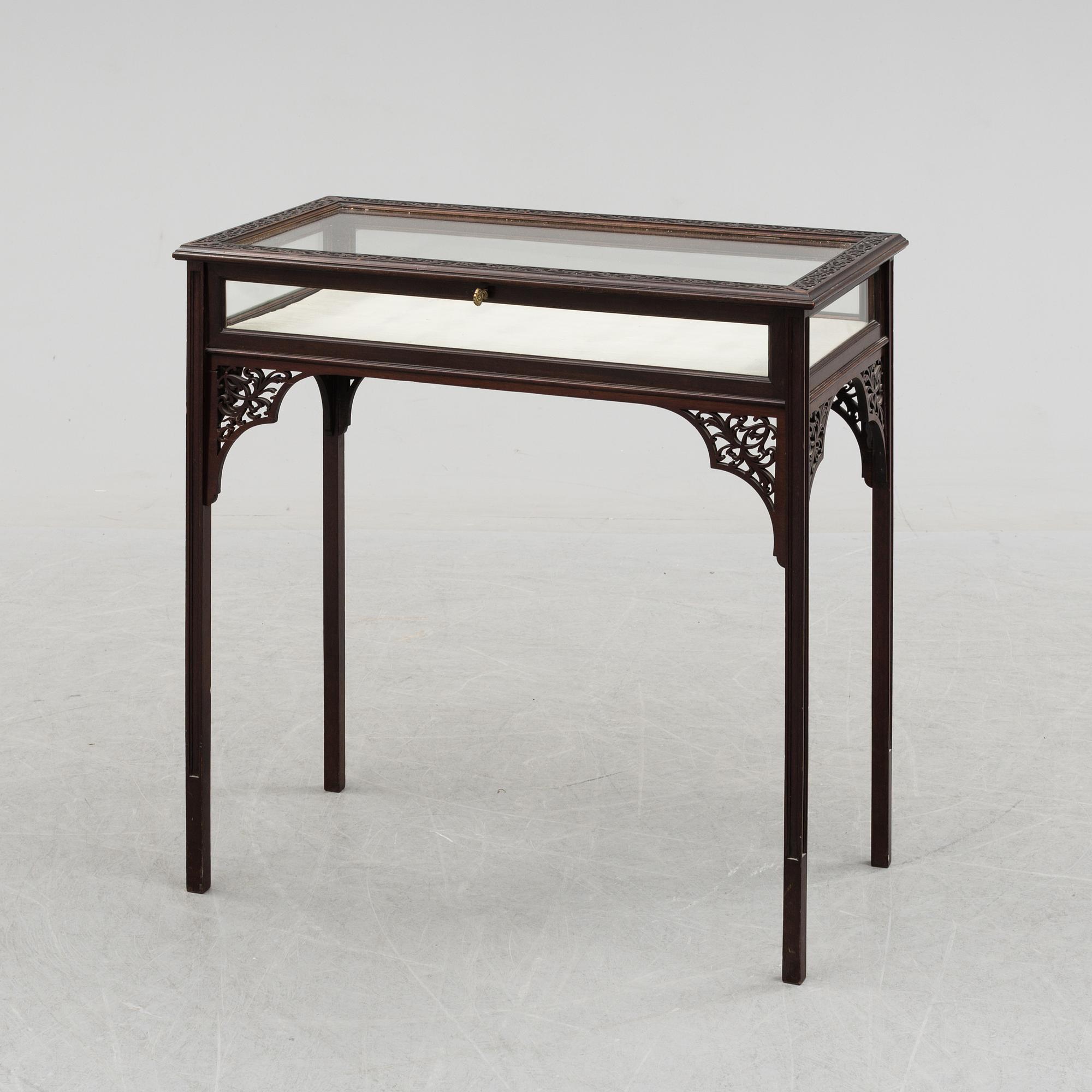 MONTERBORD, sent 1800-tal.
