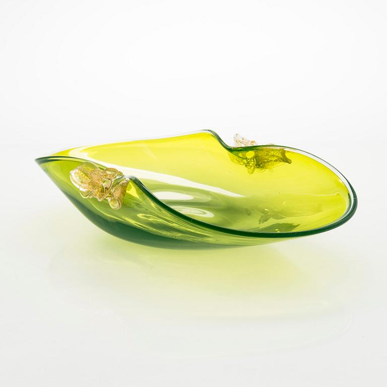 A centre-piece glass bowl, presumably Murano, latter half of the 20th century.