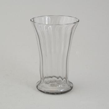 BÄGARE och FLASKA, glas, möjligen 1700-tal.