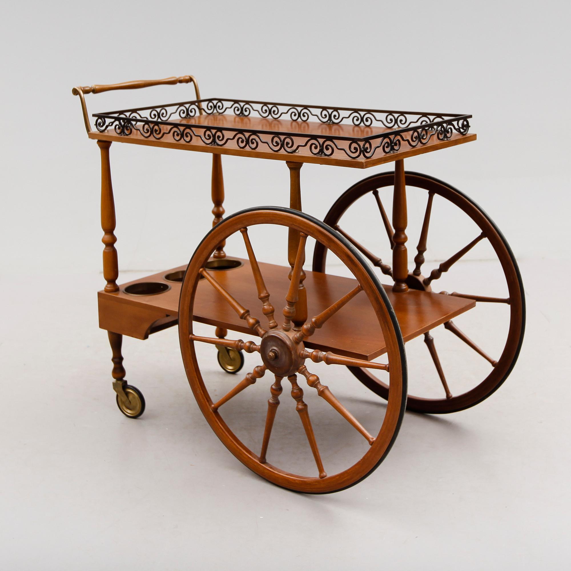SERVERINGSVAGN, 1900-talets andra hälft.