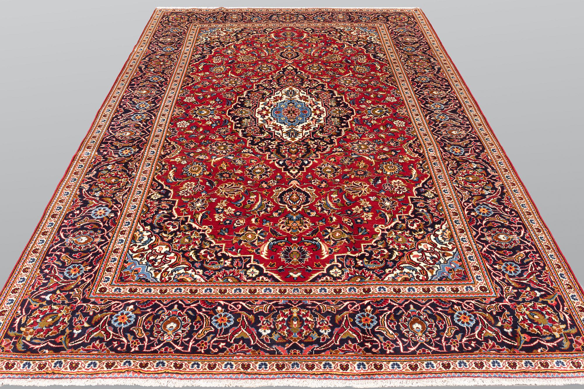 Matta, Keshan, ca 304 x 193 cm.