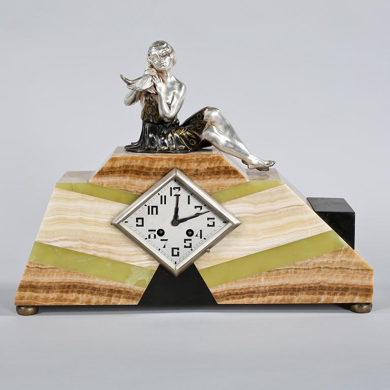 BORDSPENDYL, art déco, 1900-talets andra kvartal.