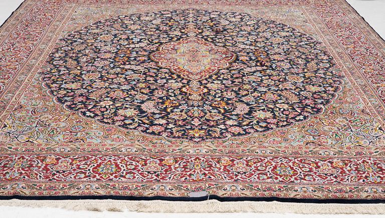 Carpet, Kirman, 410 x 300 cm.