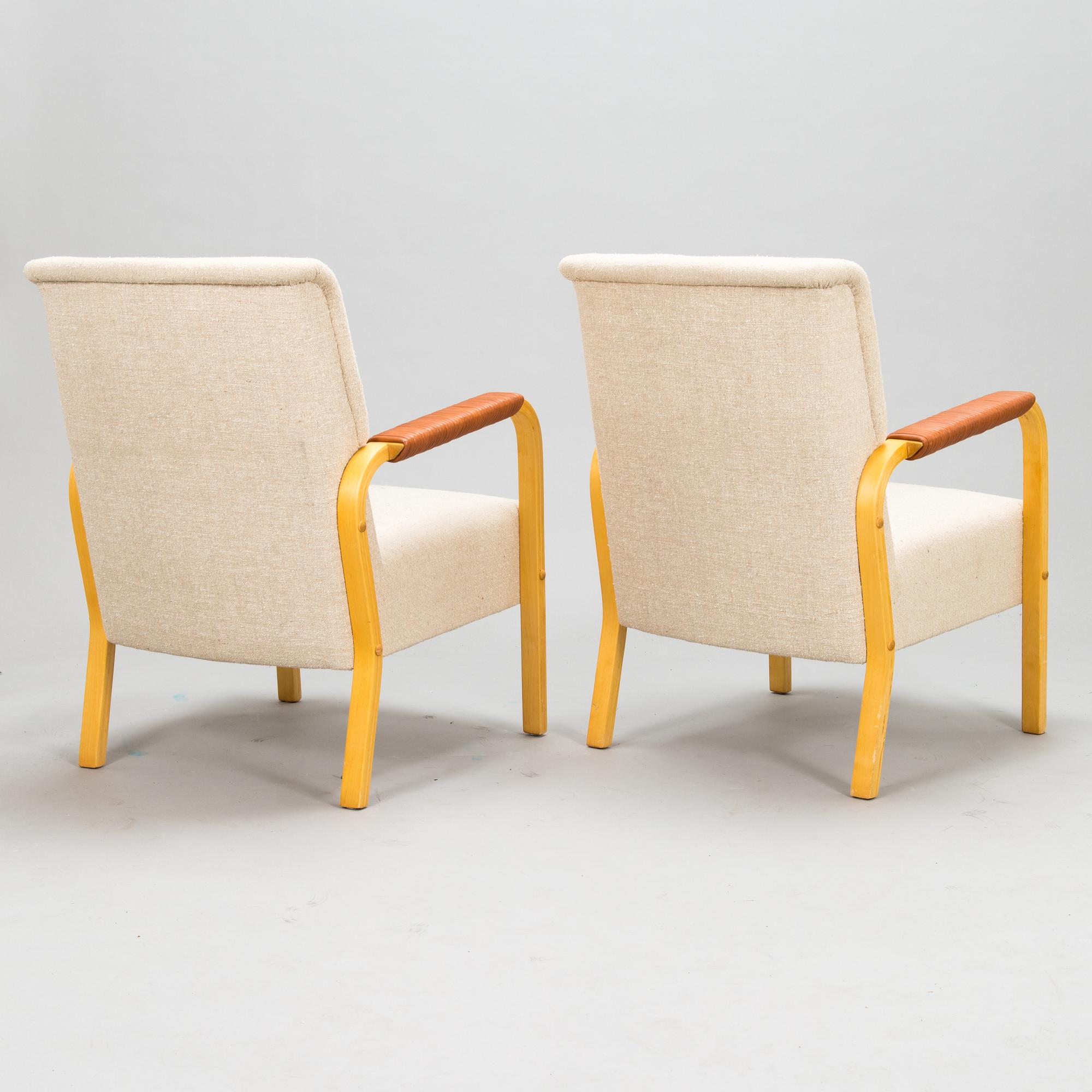 Alvar Aalto, a pair of late 20th century '47' armchairs for Artek.