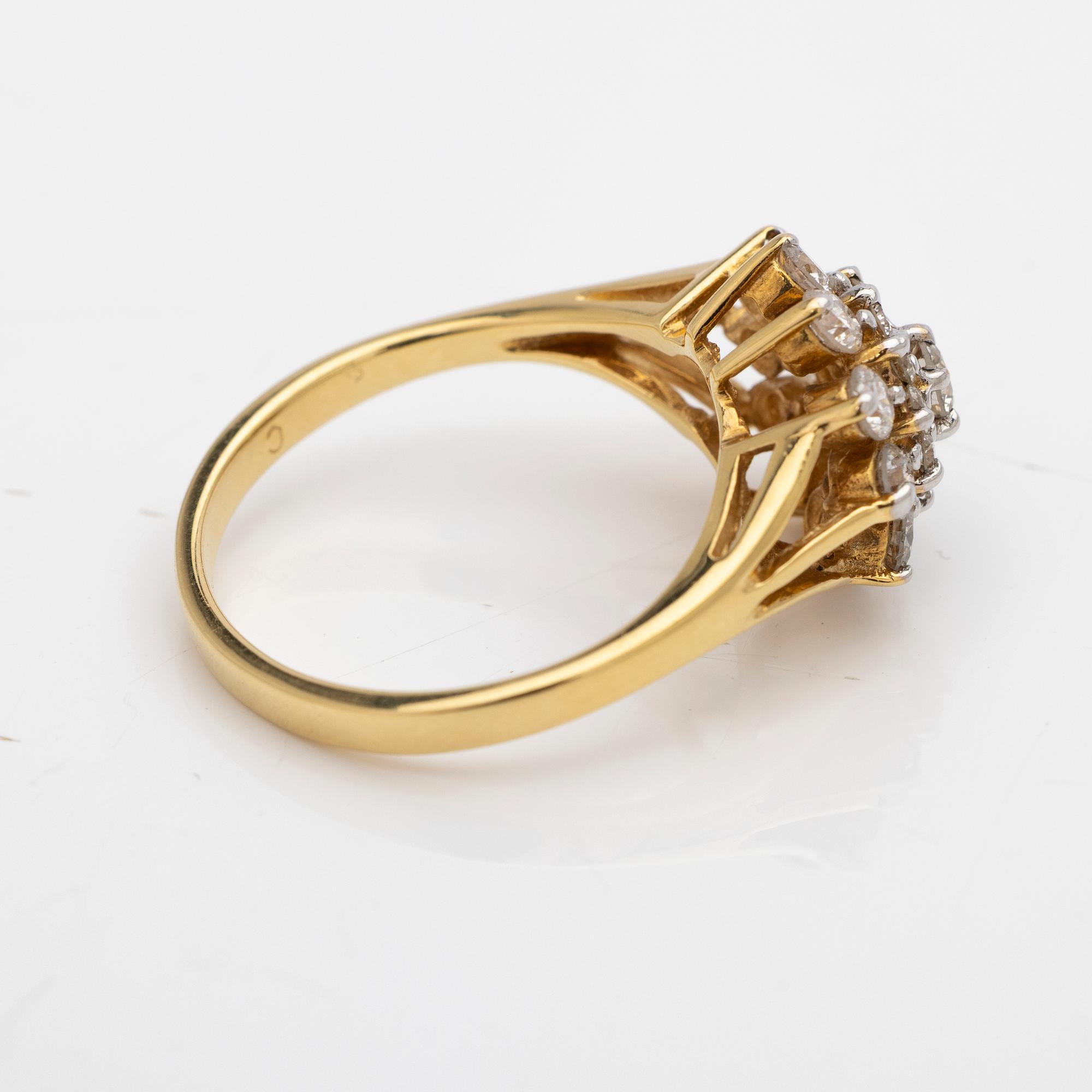 Carmoséring, 18k rött guld med briljantslipade diamanter.