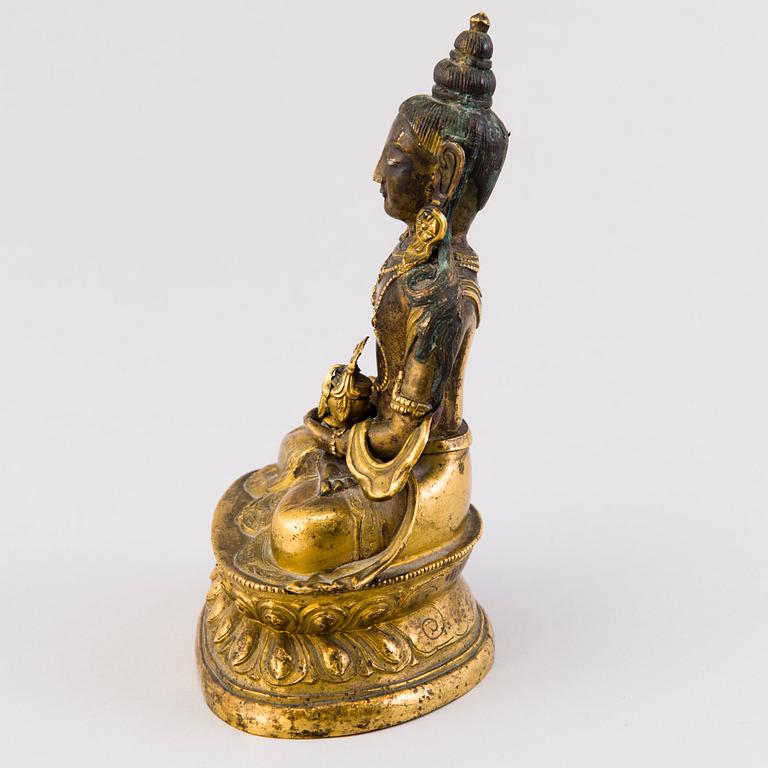 AMITABHA BUDDHA, polttokullattua kuparimetalliseosta, Tiibet, 1800-luvun alkupuoli.