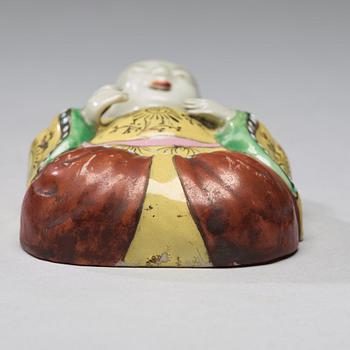 FIGURIN, porslin. Qingdynastin, omkring 1800.