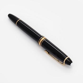Montblanc, a Meisterstück fountain pen.