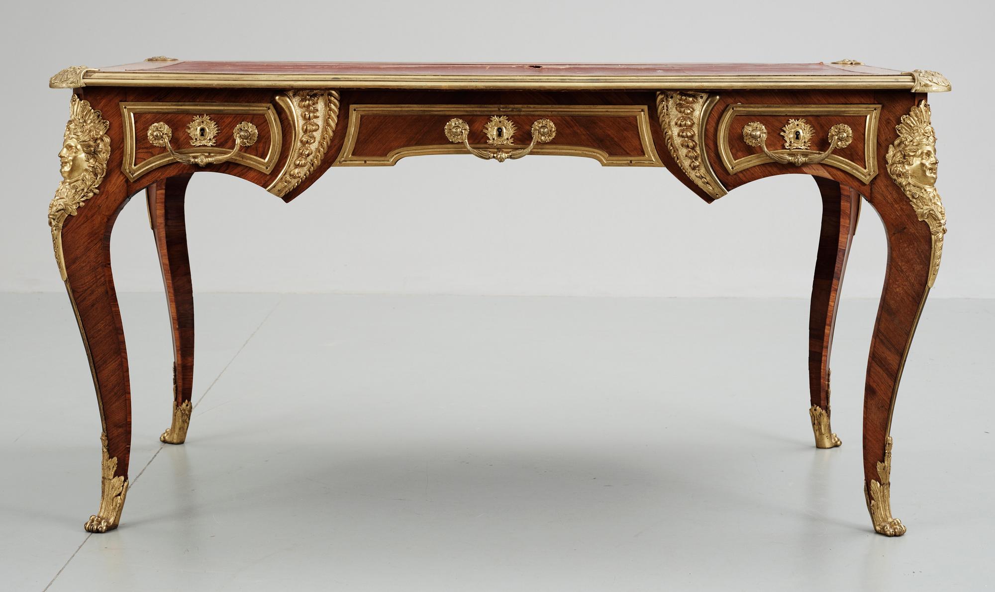 SKRIVBORD. Louis XV-stil, omkring år 1900.