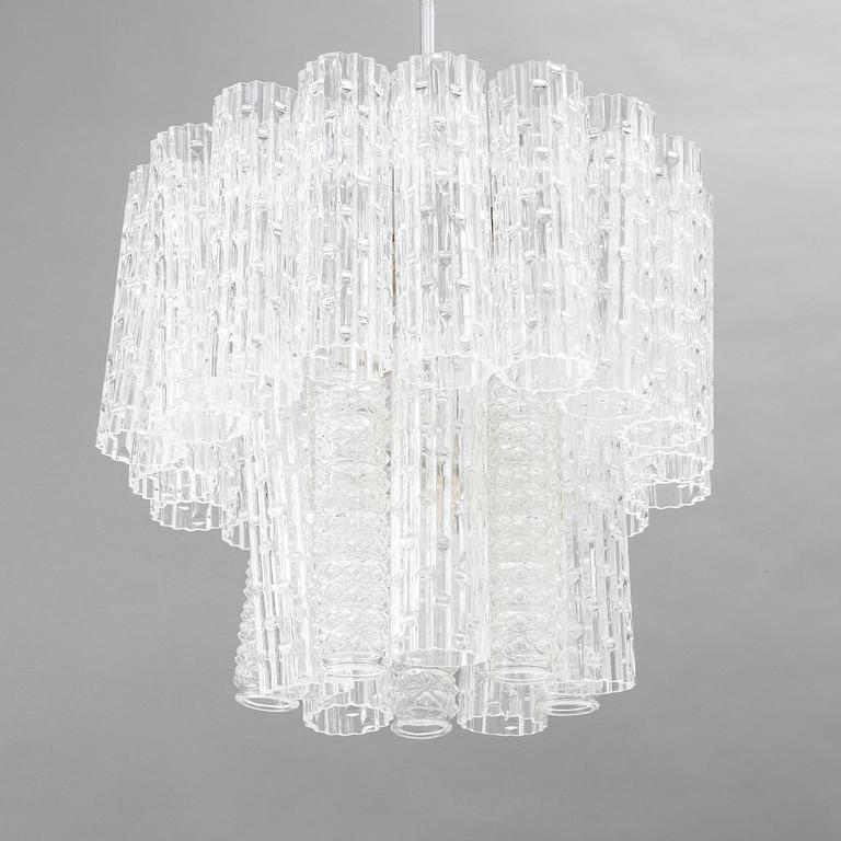 A chandelier, late 20th Century.