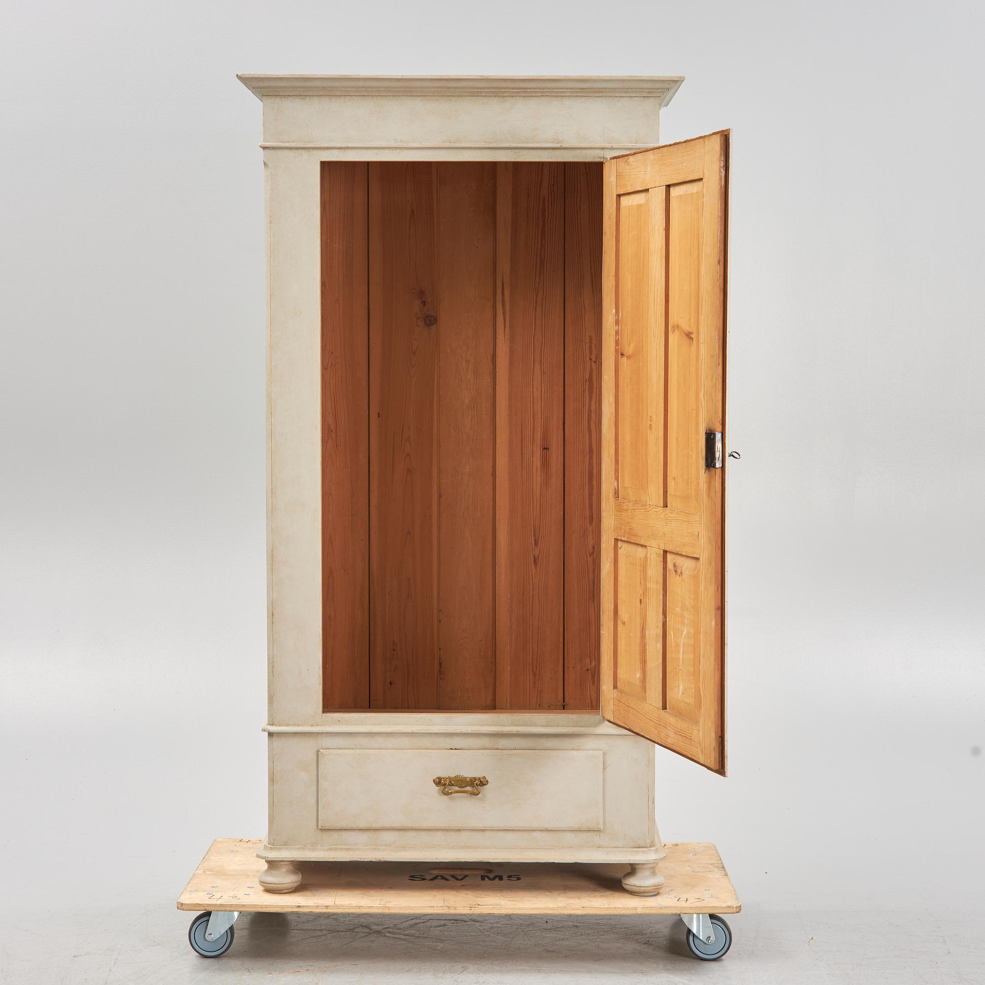 A painted cabinet fromaround the year 1900.