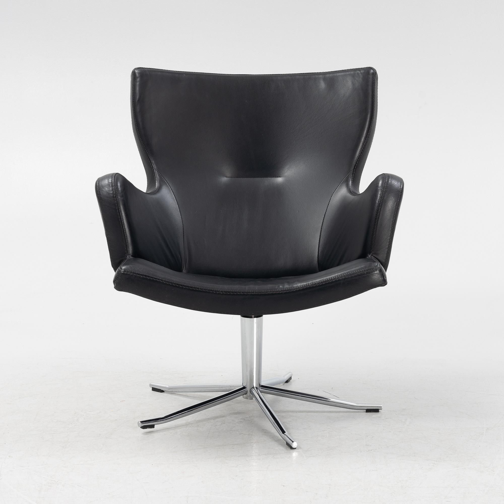 Jan Ekström, a "Gyro" lounge chair from Conform.