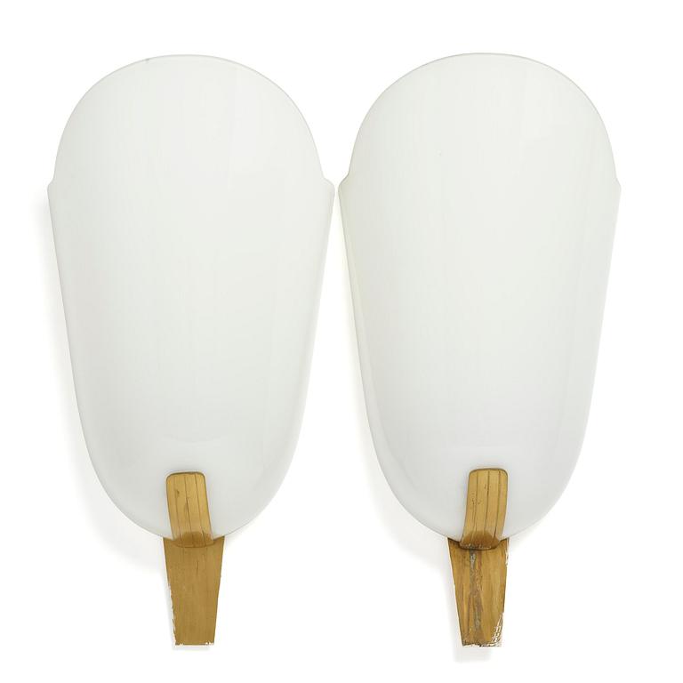 Harald Notini, a pair of wall sconces model "8495", Arvid Böhlmarks Lampfabrik, Stockholm, 1940s.