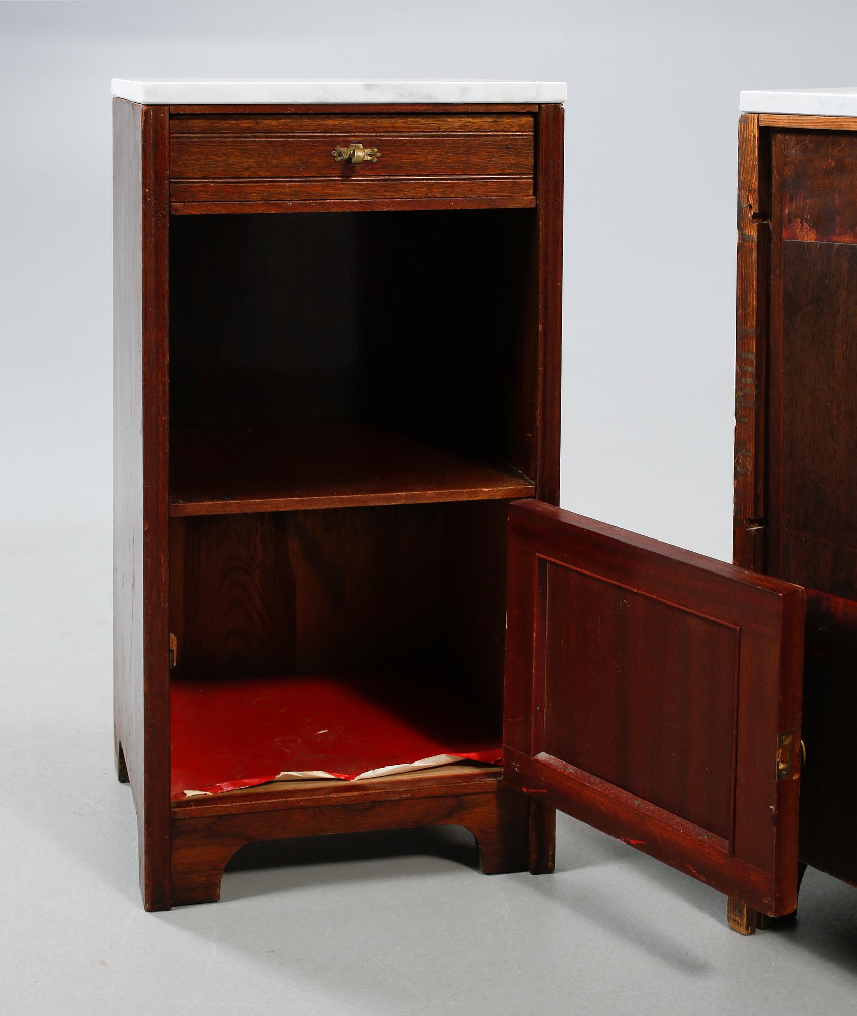 NATTDUKSBORD, ett par, tidigt 1900-tal.