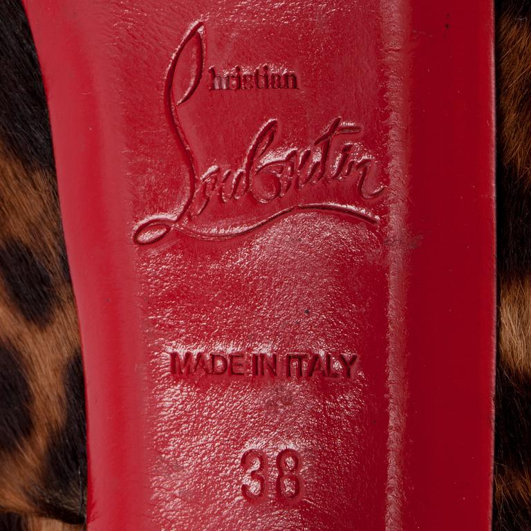 CHRISTIAN LOUBOUTIN, ett par peep-toe skor. Storlek 38.