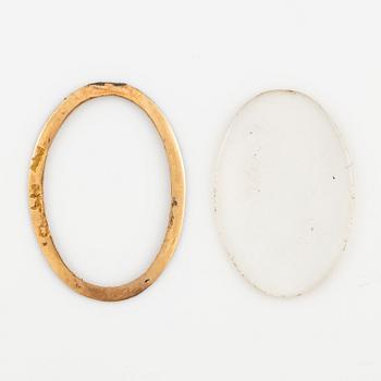 Three brooches 18K gold, 19th century.