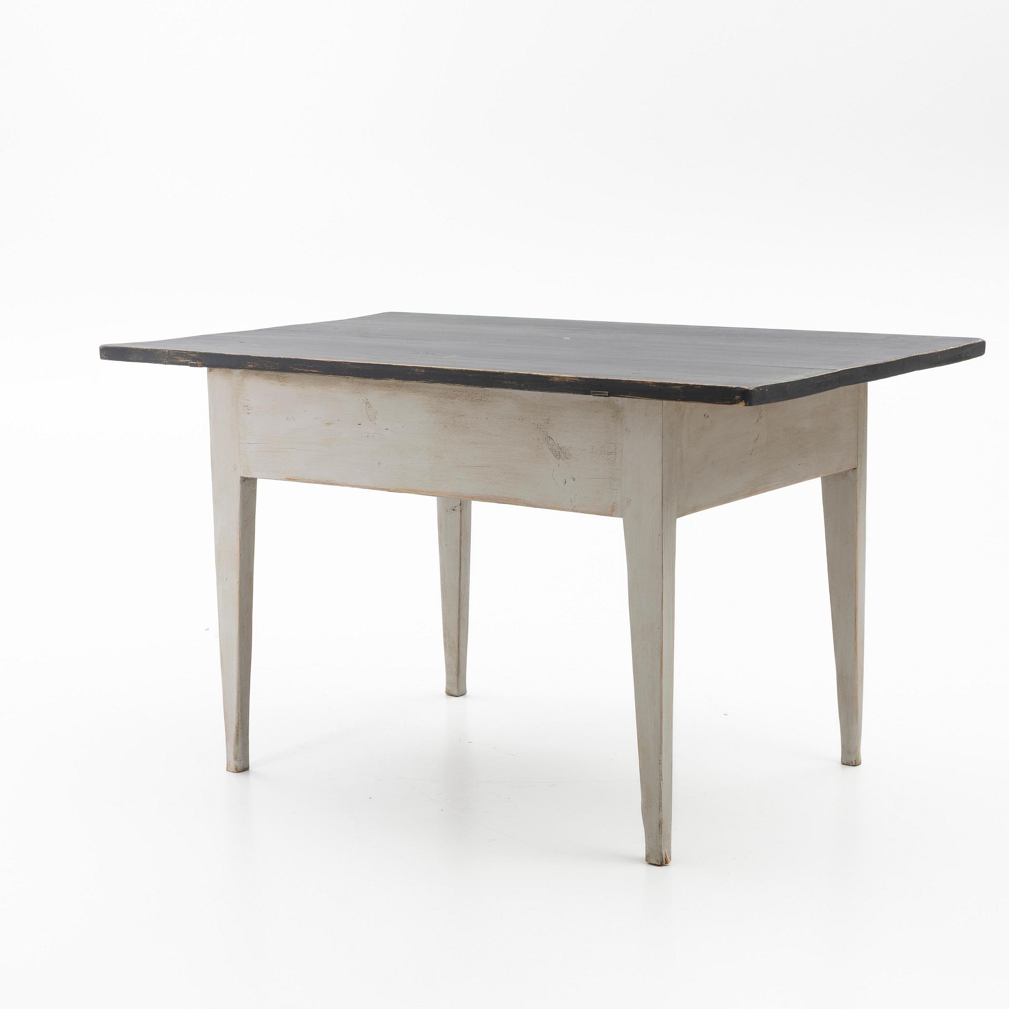 A table, 19th century.