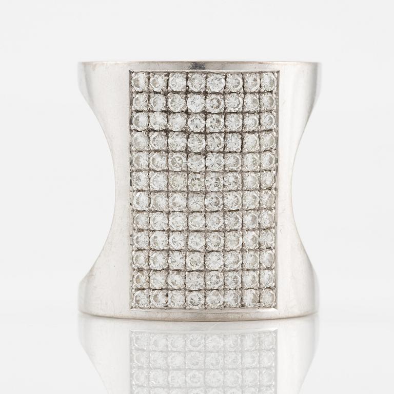 Sigurd Persson, Wolfgang, Gessl, 18K white gold with brilliant-cut diamonds.