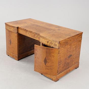 SKRIVBORD, Karl Johan-stil, 1900-talets början.