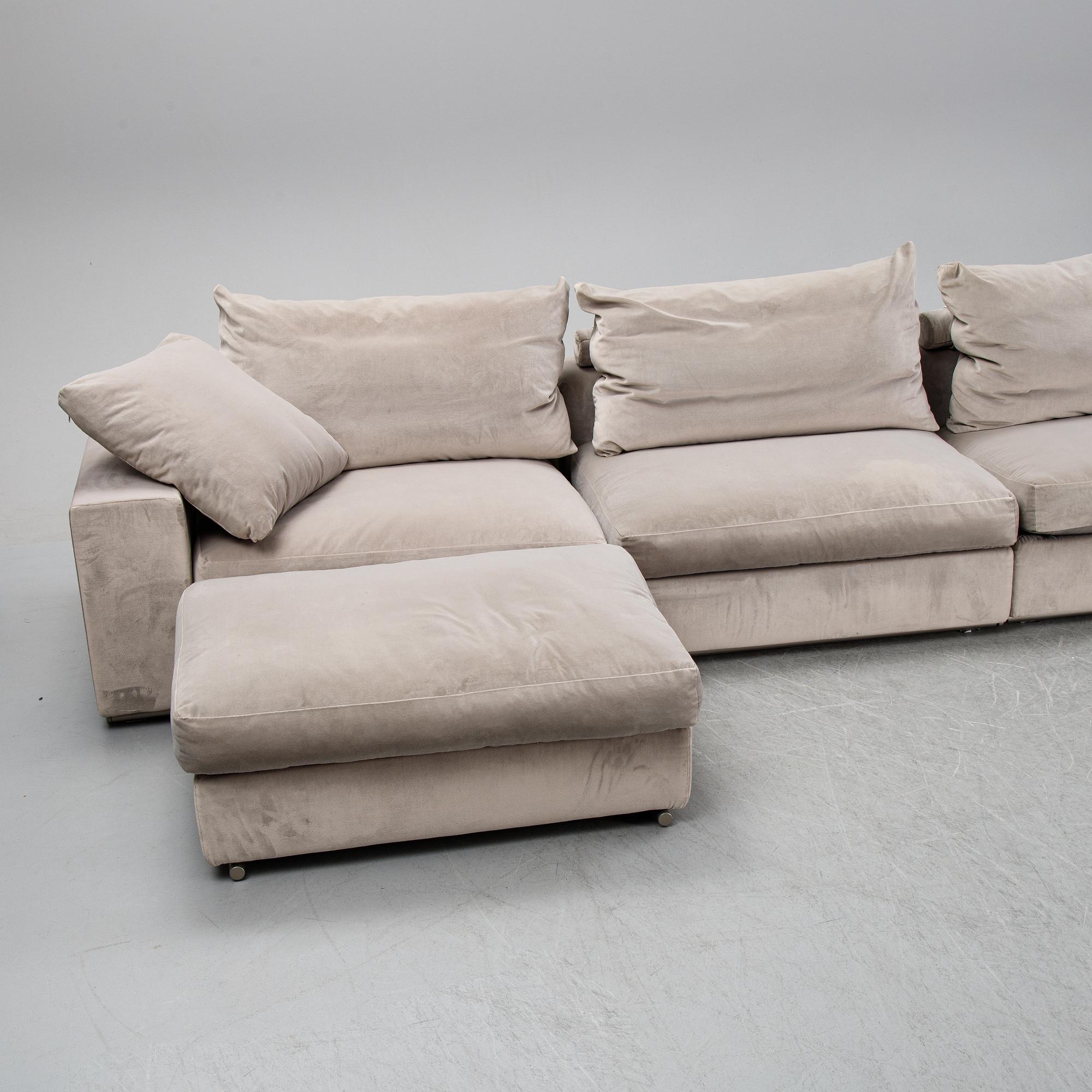 A six-piece modular sofa 'Groundpiece', Flexform, Italy.