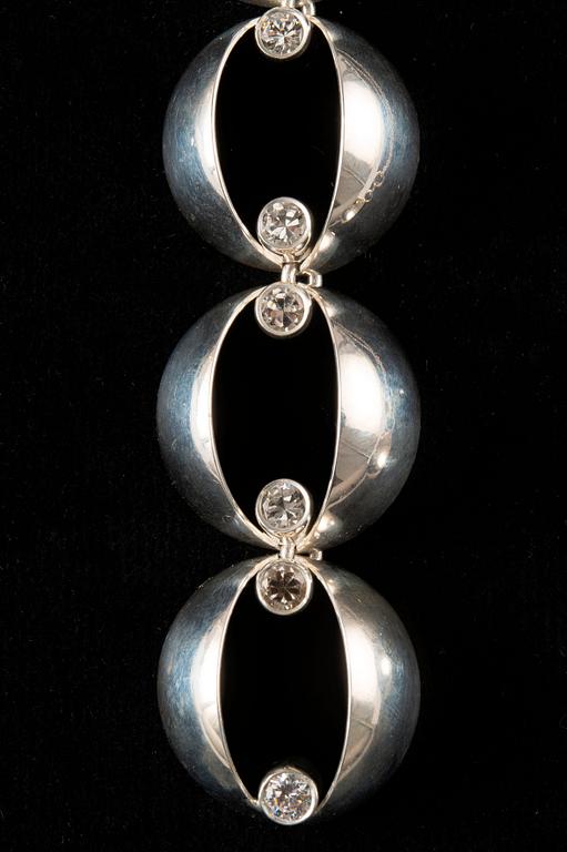Elis Kauppi, HÄNGSMYCKE OCH ARMBAND, silver och bergskristaller, Kupittaan Kulta, 1960-tal. Vikt 55 g.
