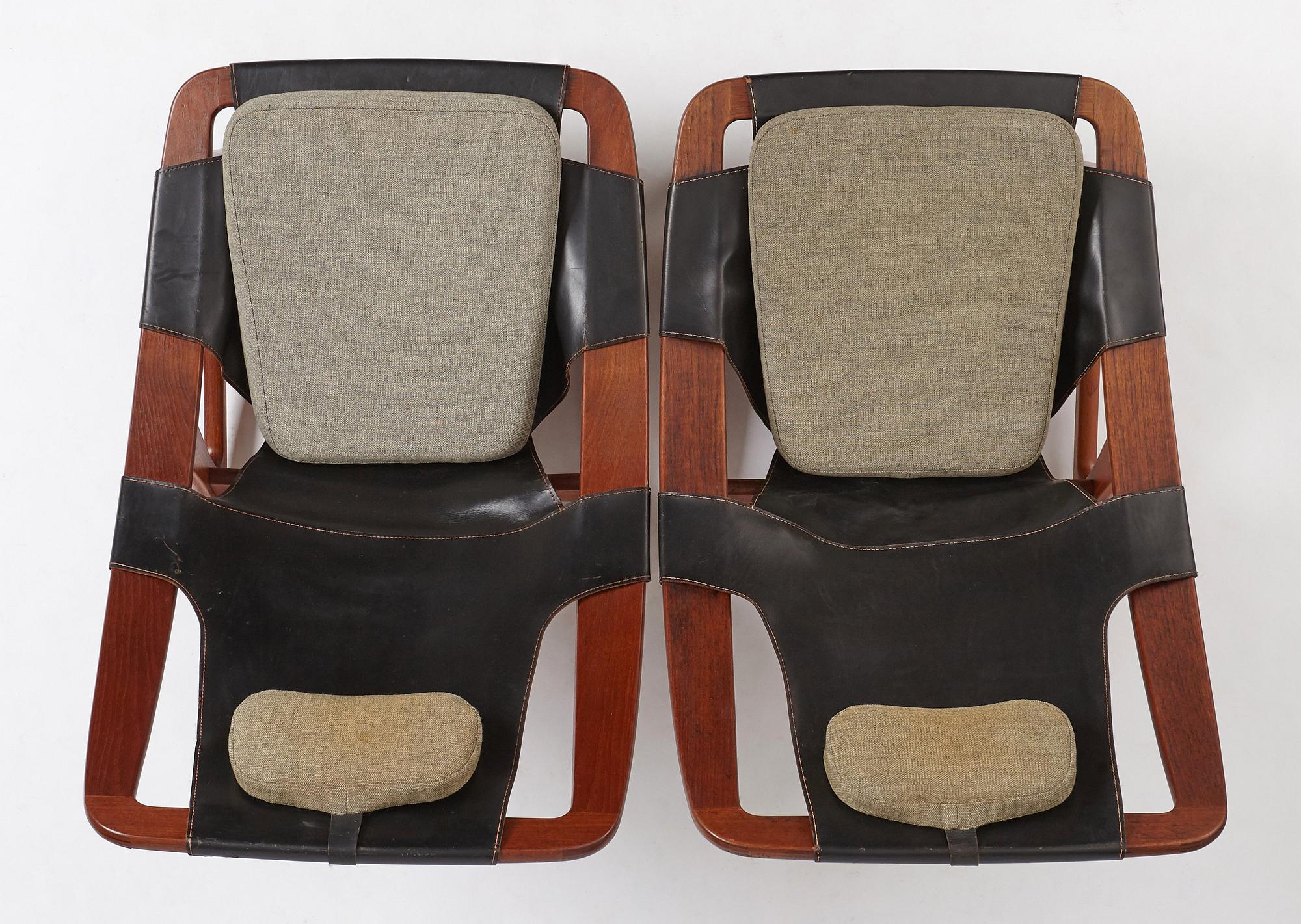Arne Tideman Ruud, a pair of teak lounge chairs "Holmenkollen/3030", A/S Inventar Gjövik, Norway 1960's.