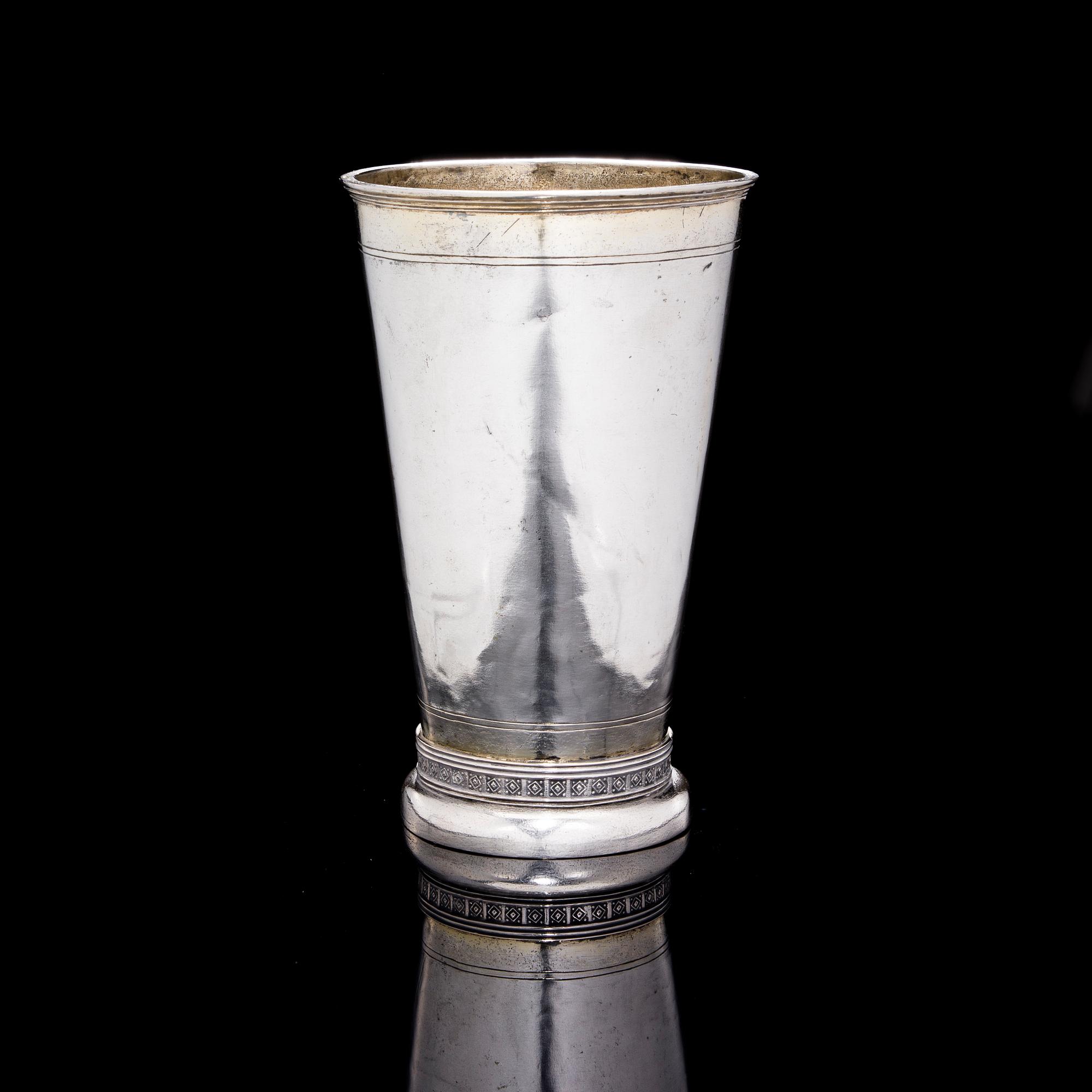 A RUSSIAN BEAKER, silver, Moscow 1732. РУССКИЙ КУБОК. Unknown goldsmith, active 1717-1734.