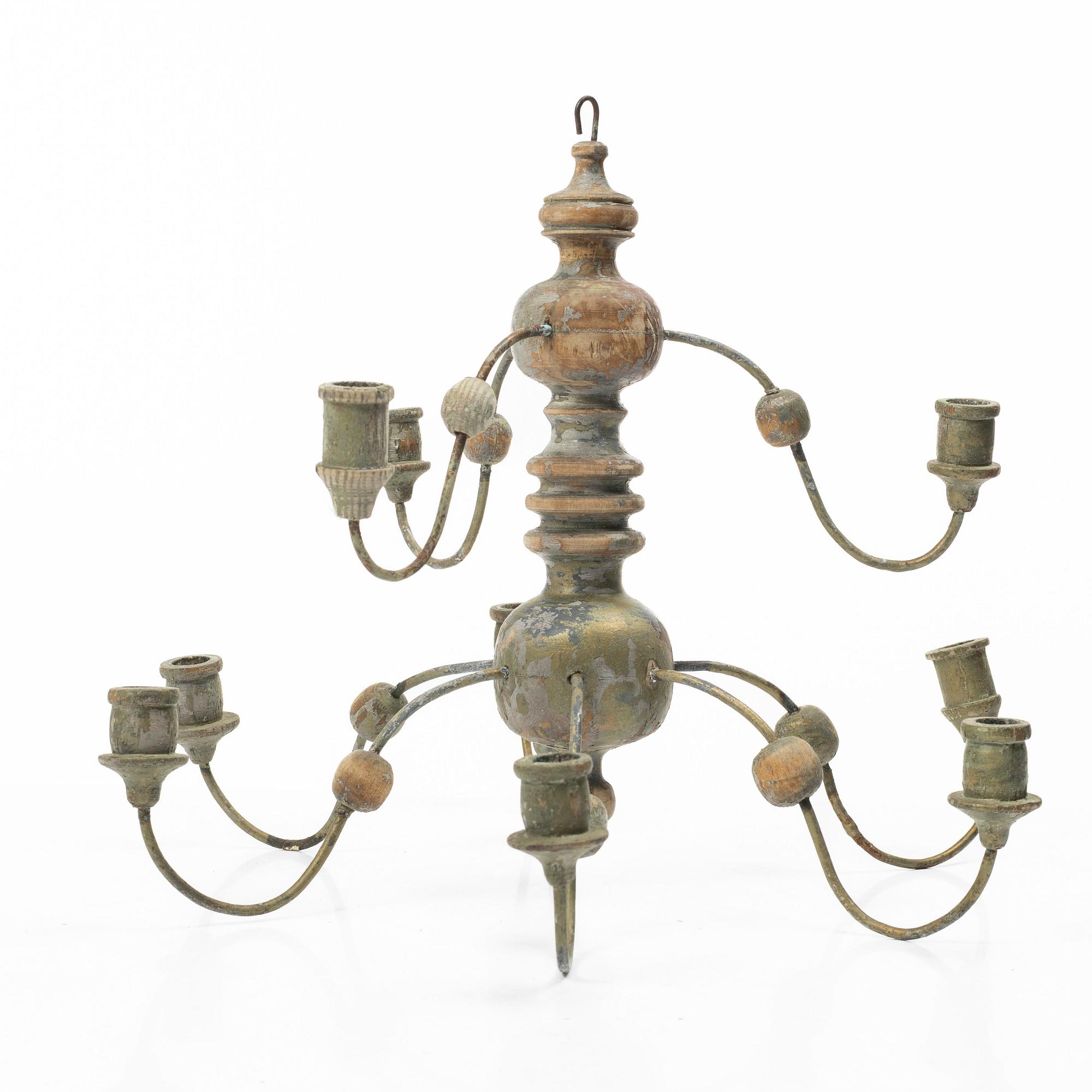 A wooden chandelier, 19th/20th century.