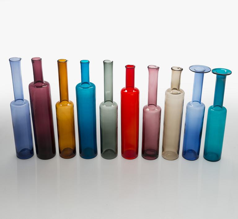 Nanny Still, a set of ten bottles signed Riihimäen Lasi O.Y Nanny Still.