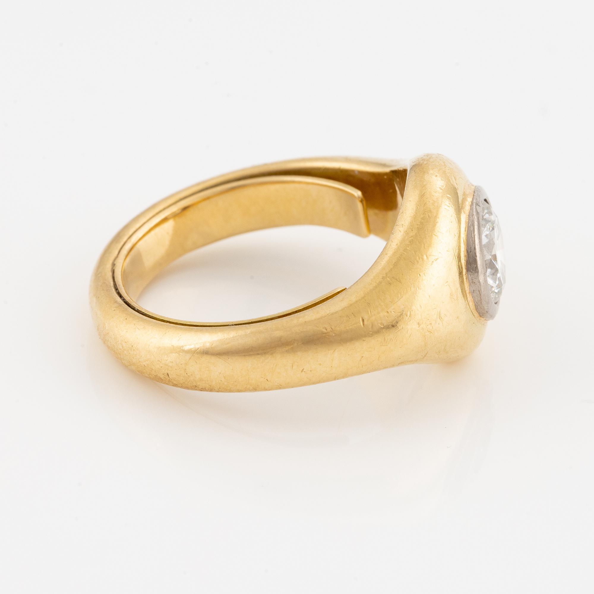 Ring, 18K gold with a brilliant-cut diamond approximately 1.20 ct.