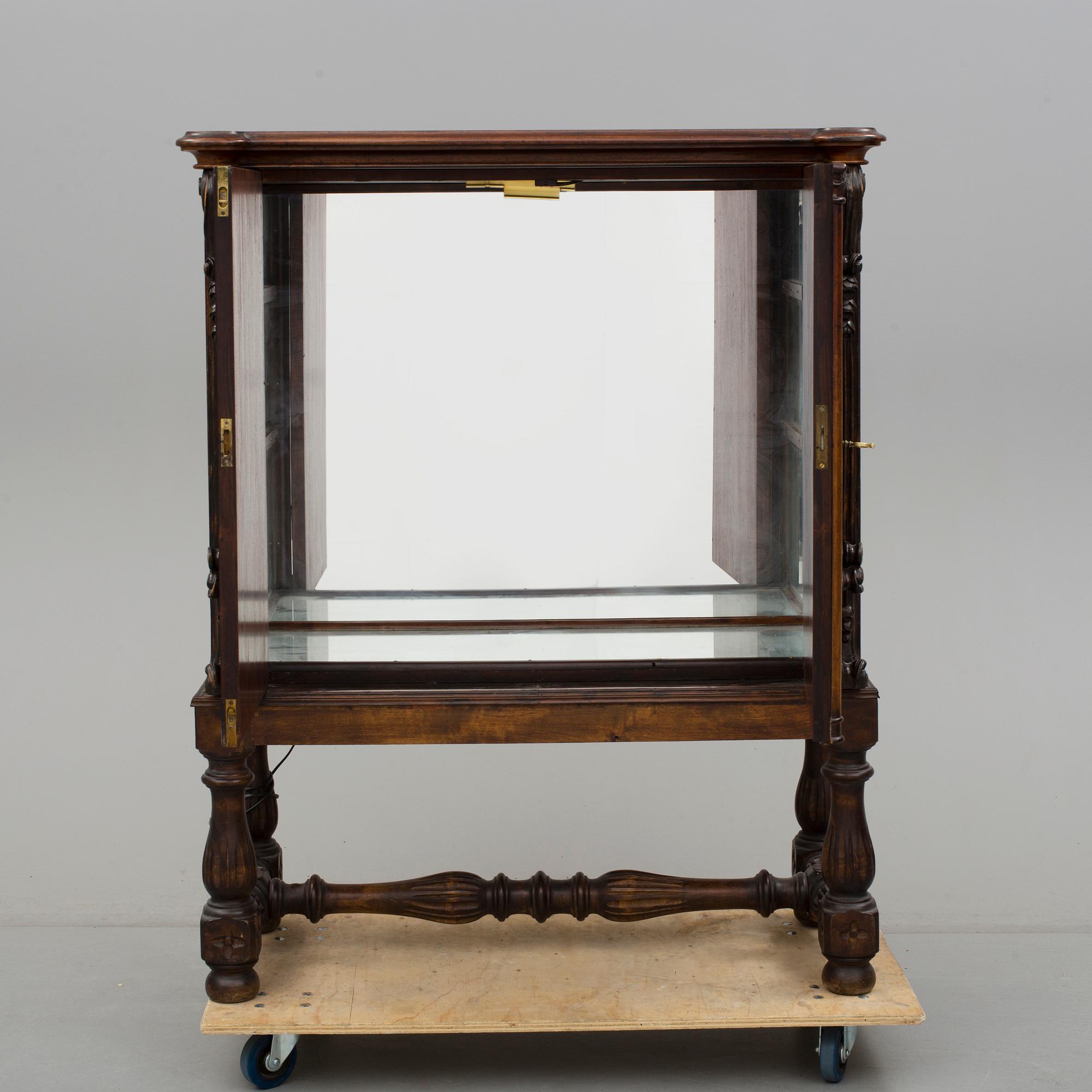 BARSKÅP, 1900-talets mitt.