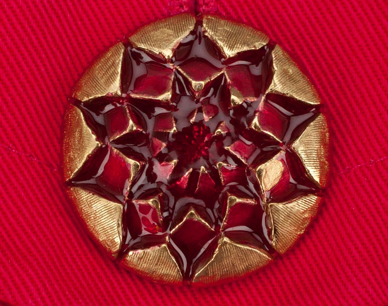 YVES SAINT LAURENT, KAVAJ, Yves Saint Laurent.