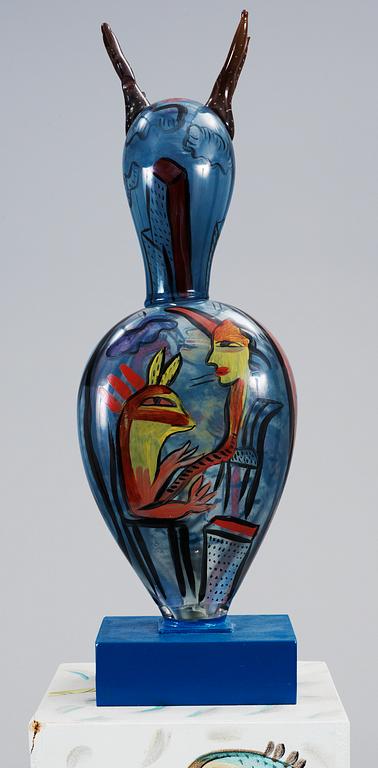 An Ulrica Hydman-Vallien painted glass sculpture, Kosta Boda, Sweden 1986.