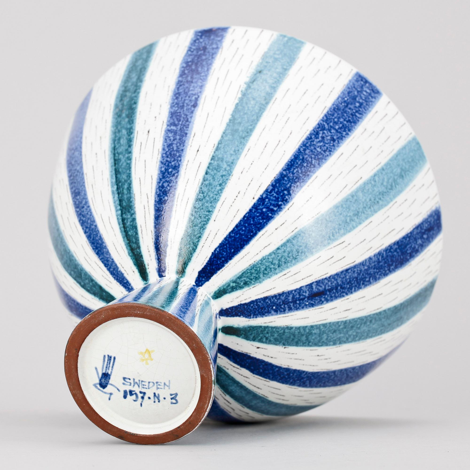 SKÅL PÅ FOT, fajans, Stig Lindberg, Gustavsberg, 1950-tal.