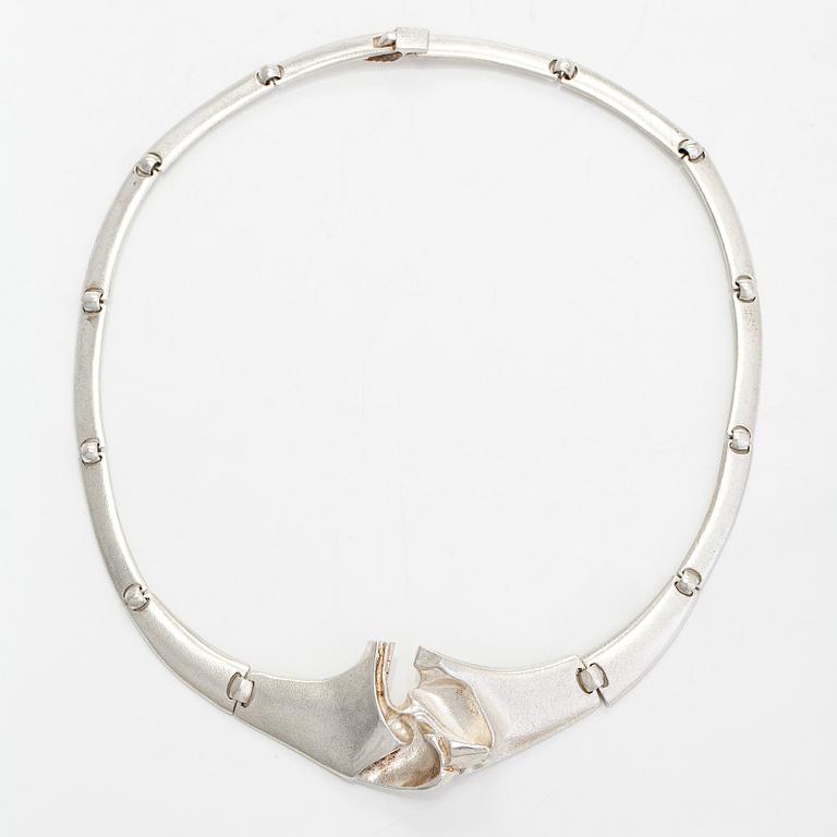 Björn Weckström, a sterling silver necklace 'Cross waves', Lapponia 1991.