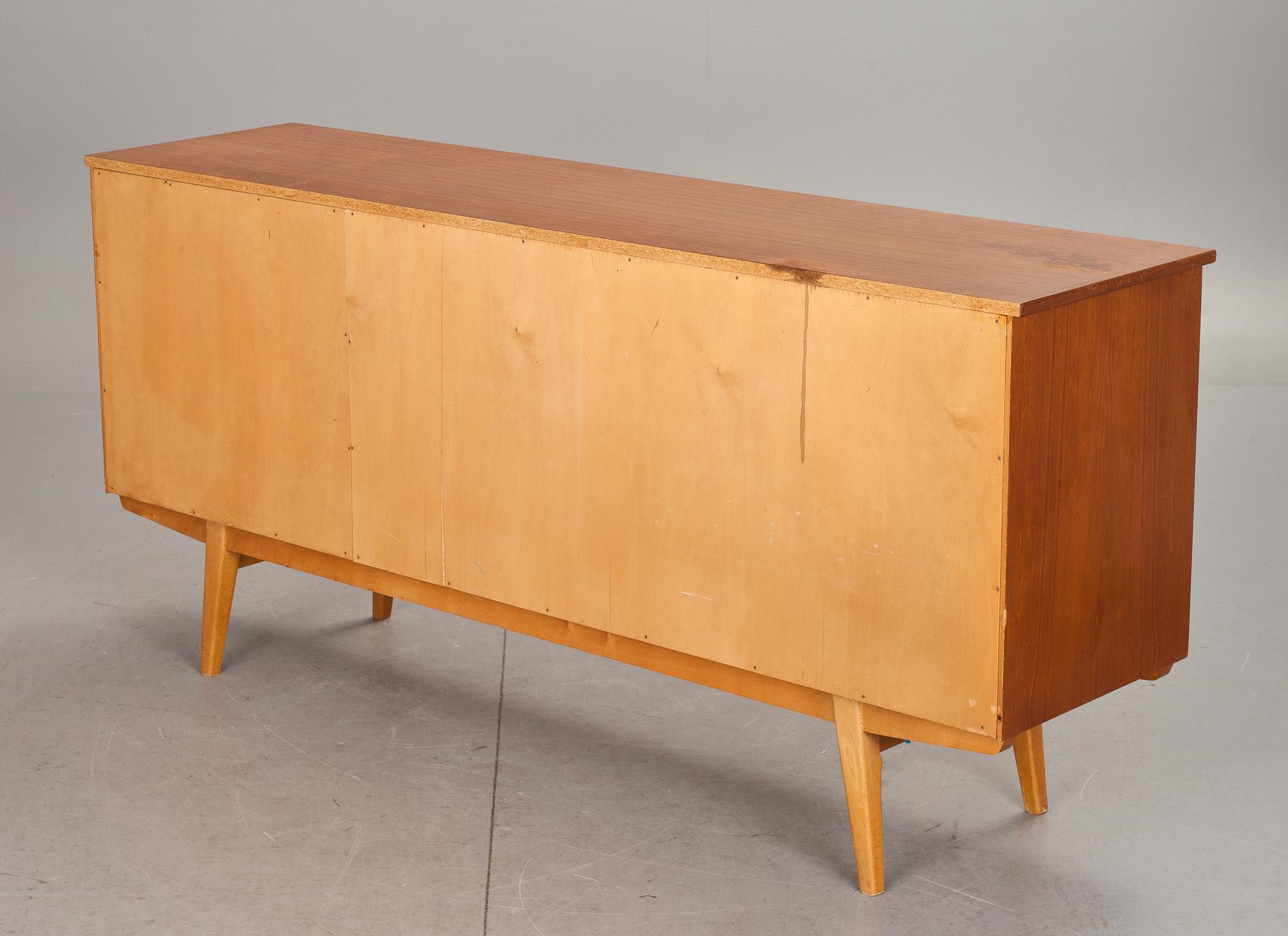 SIDEBOARD,