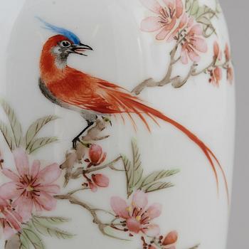 A Chinese eggshell porcelain vase, second half of the 20th century.