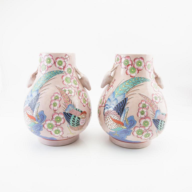 A pair of Chinese vases, modern manufactory.