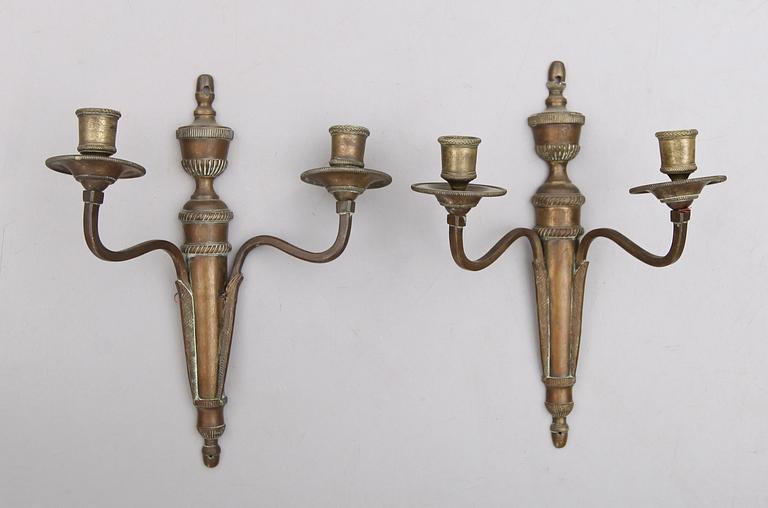 VÄGGLAMPETTER, 1 par, gustaviansk stil, 1900-talets första hälft.