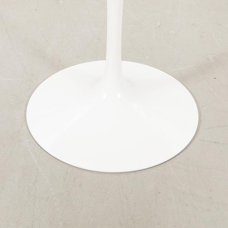 Eero Saarinen, "Tulip" table, Knoll studio, late 20th/early 21st century.