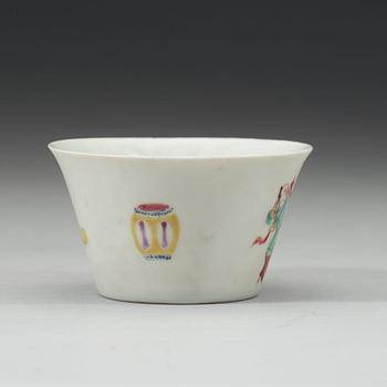 A famille rose bowl, Qing dynasty (1644-1912) with Yongzheng mark.
