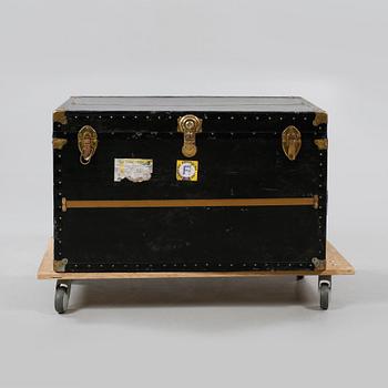 KOFFERT, 1900-talets första hälft.