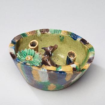 RÖKELSESTÄLL, biskviporslin. Qingdynastin, Kangxi (1662-1722).
